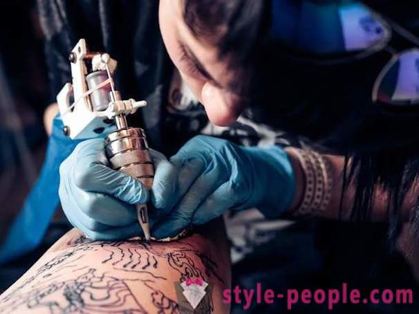 Tatuaggio intimo: il processo, la cura e la foto