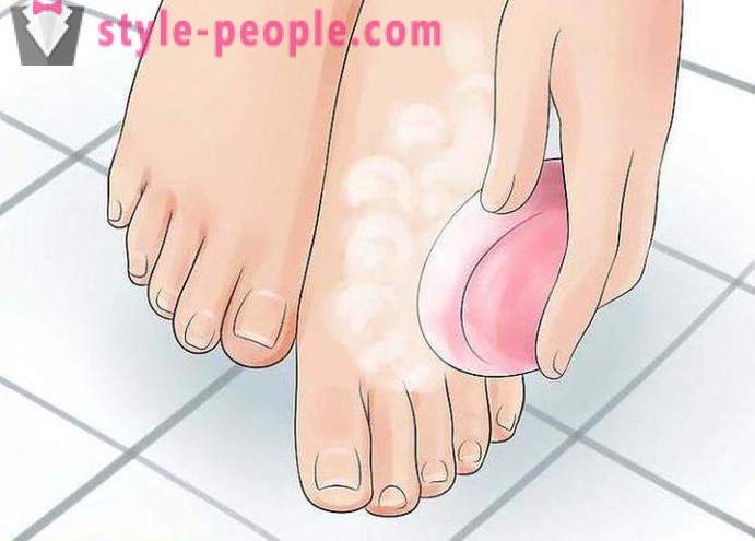 Perché sudare molto e l'odore dei piedi, cosa fare e come sbarazzarsi l'odore