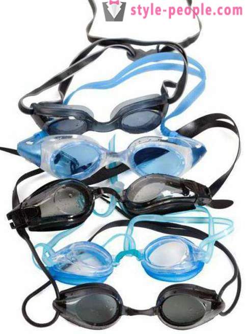 Come scegliere gli occhiali per il nuoto: suggerimenti