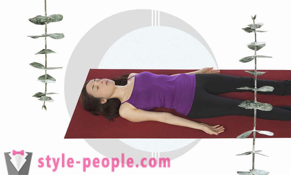 9 esercizi per lo stretching, che aiutano a dormire meglio
