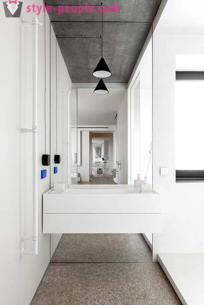Interni minimalista delle appartamento di 78 metri quadrati a Kiev