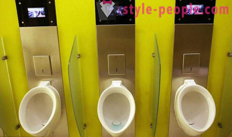 In Cina, ci fu un bagno con un sistema di riconoscimento del volto intelligente