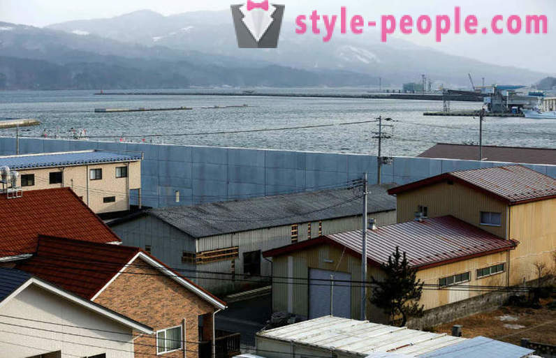 Costa del Giappone, lo tsunami danneggiata nel 2011, protetto la parete di 12 metri