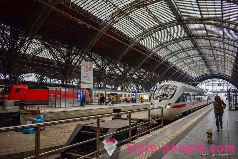Della più grande stazione ferroviaria d'Europa a piedi