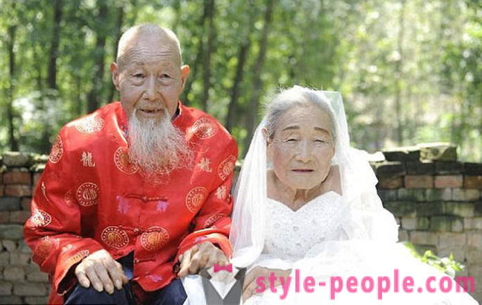 Dopo 80 anni di matrimonio, la coppia finalmente fatto un servizio fotografico di matrimonio