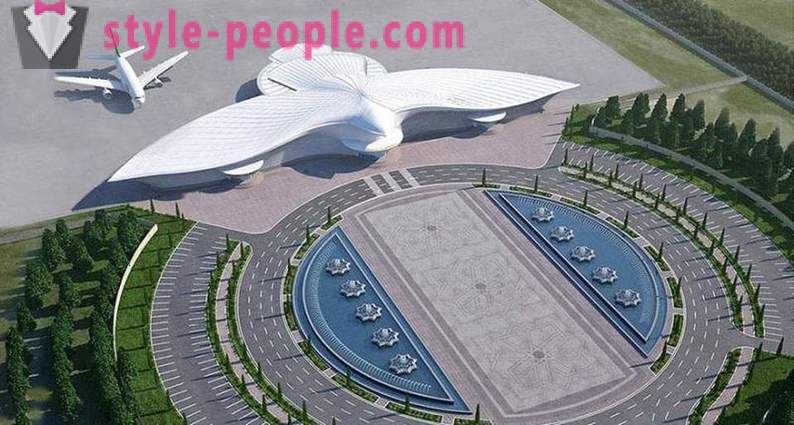 Il Turkmenistan ha aperto l'aeroporto, sotto forma di un falco che vola
