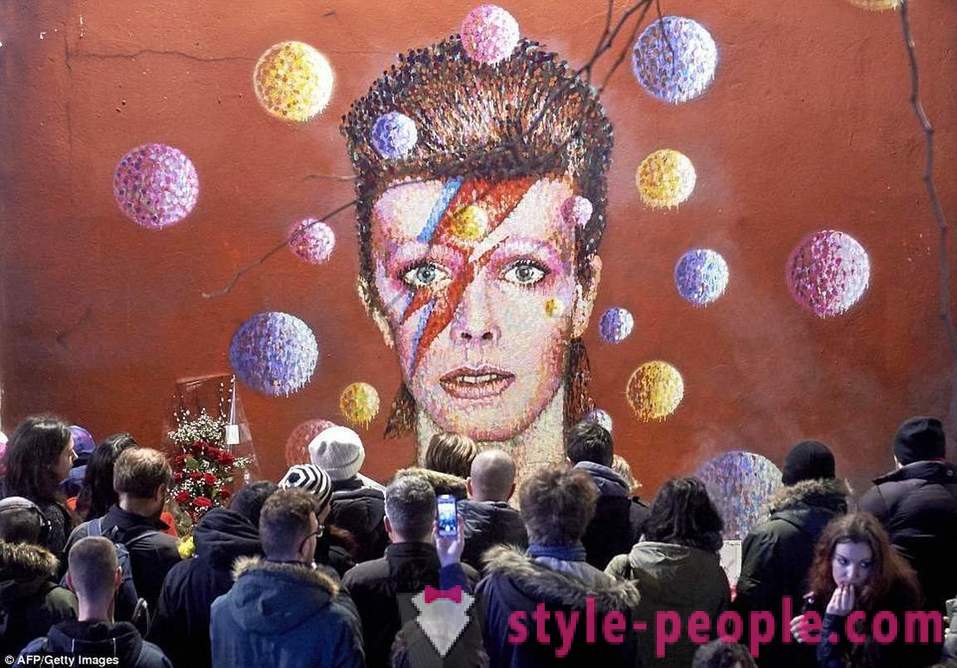 Fans addio a David Bowie