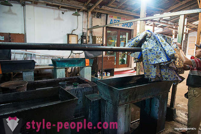 Come rendere batik in Indonesia