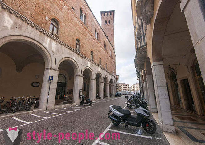 Passeggiata attraverso la città italiana di Padova