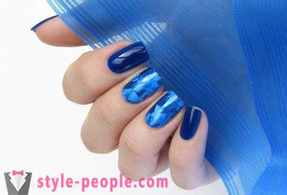 Manicure blu. idee manicure in blu