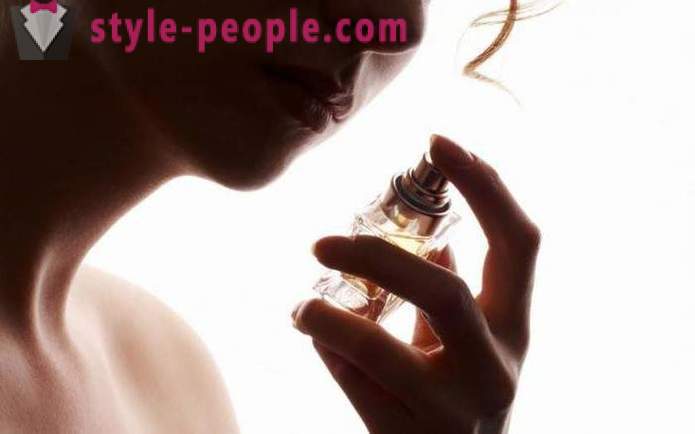 Il più famoso profumo. fragranza femminile popolari: descrizione, punteggio