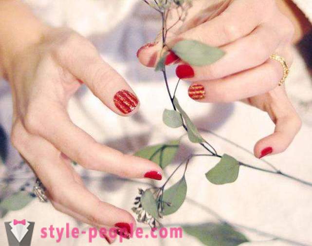 Manicure con strisce: Photo Design