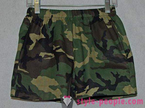 Pantaloncini Camouflage - abbigliamento elegante per uomini veri