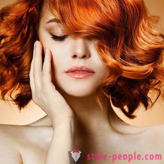 Sfumature di colore rosso per i capelli colorati
