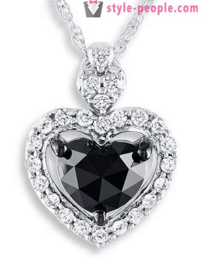Gioielli con diamanti neri che viene utilizzato? Anello con diamante nero