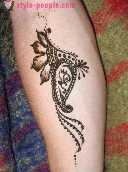 Henné tatuaggio temporaneo a casa